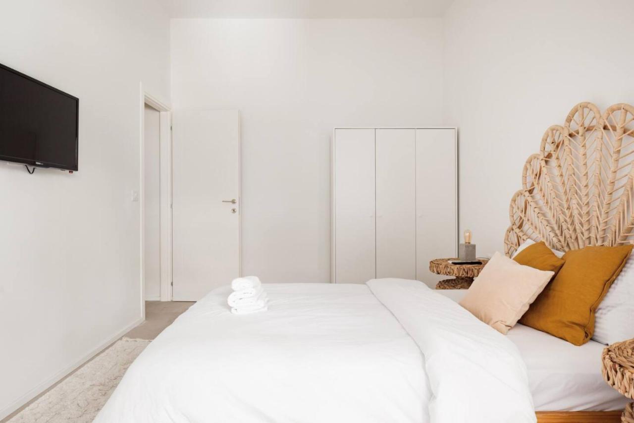 Renovated Large 3Rm Apartment 5 Min From The Beach เทลอาวีฟ ภายนอก รูปภาพ
